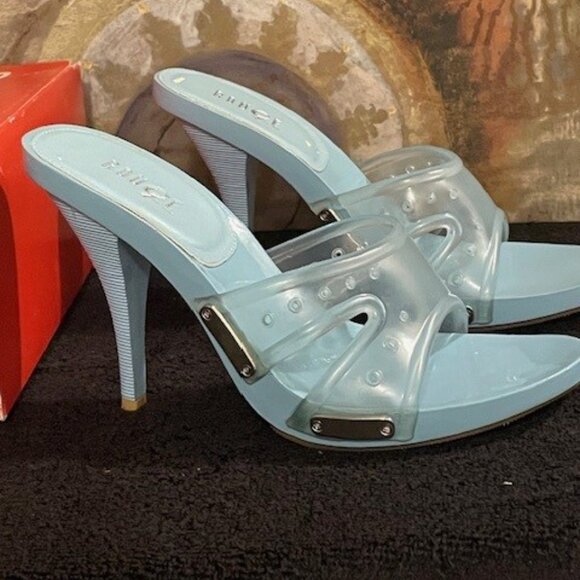 Baby Blue Shoes - Size 7 - Picture 2 of 7